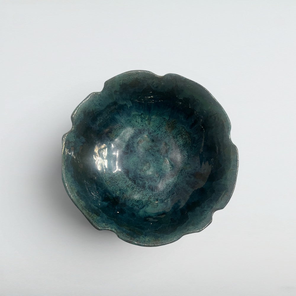 Dora Deco celtic knot vessel — side view